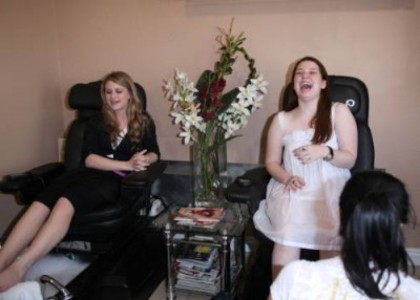 GMA_306 - Getting nails done for Kids Choice Awards - With Jennifer Stone