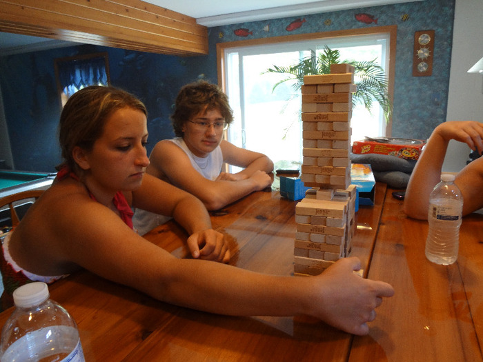 Pool Party and Jenga with friends (25)