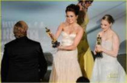 11998363_WLJKFLRFO - x miley oscar 2010