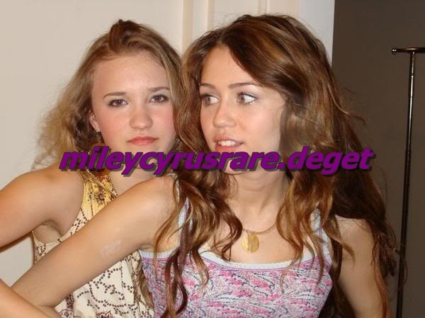 m n emilyxX - a rare pics with miley and emily