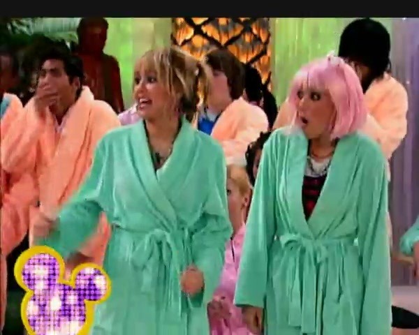 CA5KQ91B 0092 - x Hannah Montana Season Finale Sneak Peek Ad