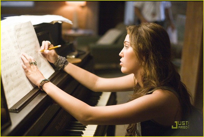 miley-cyrus-last-song-today-04 - Miley Cyrus - The Last Song Premieres Today