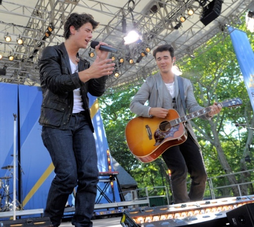 495 - Jonas Brothers