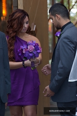 Tiffany-Thorton-s-Wedding-demi-lovato-26876325-267-400