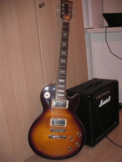 SANY0391 - Guitar and amp combo