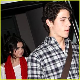 nick-jonas-selena-gomez-date