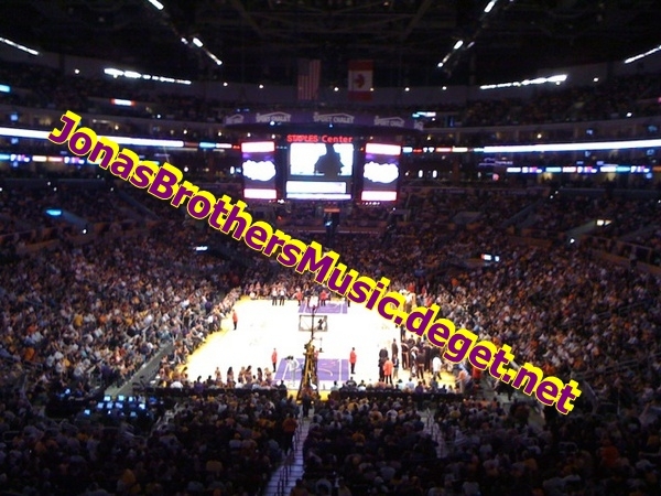 Where am I? Oh yeah the LAKERS game