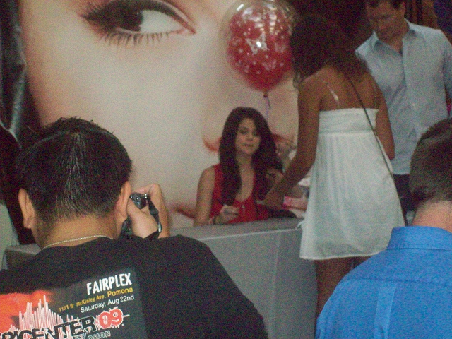 Selena Gomez CD signing - Wizards of Waverly Place