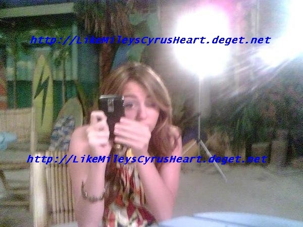 http://LikeMileysCyrusHeart.deget.net - R E A L