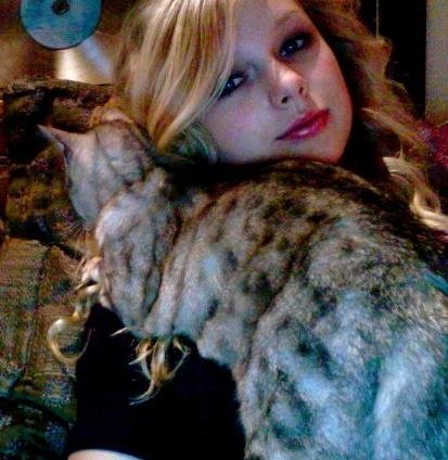 My cat is very needy and perches on my shoulder like a bird. Now there\'s proof