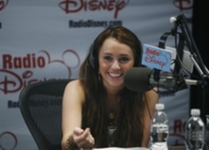 radio 1 - 0 Radio Disney