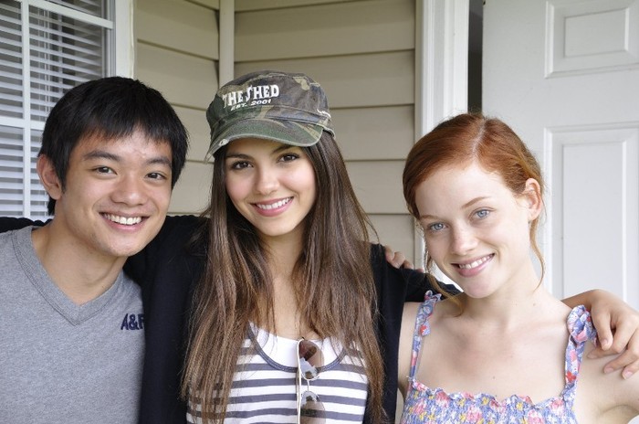 Here's a pic of Osric Chau, Jane Levy, & I before we embarked on our epic Chagrin falls adventure. # - Pics with me