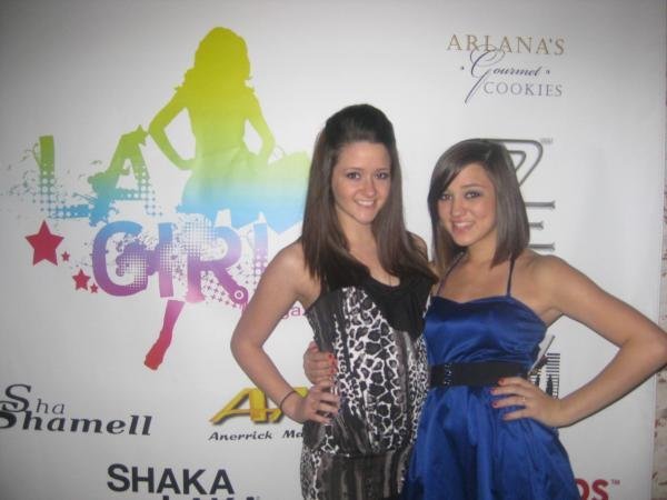 2 girls - Red carpet party