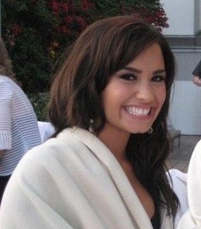 JMHAMHQLGJZRRWMEIBE - demi lovato