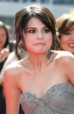 normal_037 - Selena Gomez Award Shows 2OO9 September 12 Arts Emmy Awards