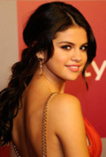 30674420_OSNCEQNYE - x selena gomez 2011 instyle-warner brothers golden globes party