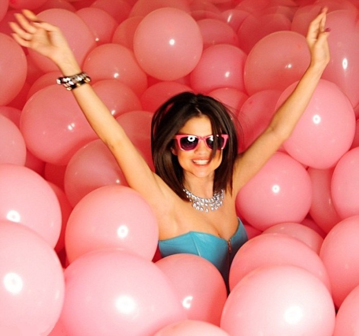 Hit the lights - in the ballons