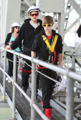 April 27th - Bungee Jumping In New Zealand (11)