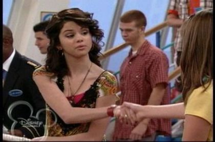 2-25-Cast-Away-To-Another-Show-Screencap-selena-gomez-7394008-400-266