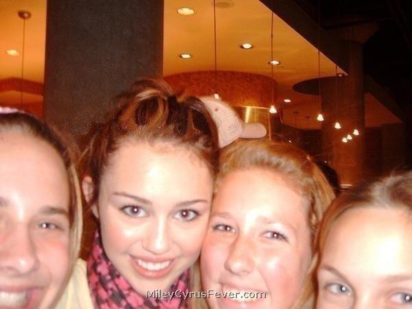 n1068429223_30118821_982 - All pics with Miley