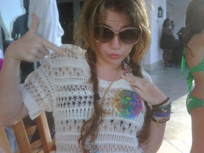 Miley Cyrus (22) - 0 Miley Cyrus-Twitter Pictures 0