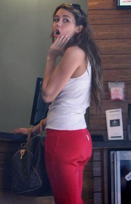 normal_miley-cyrus-without-makeup%20%289%29[1]