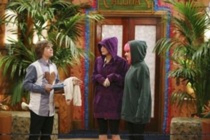 12915885_QOGJJUAGX - x Hannah Montana 3 - Episode 19 - Superstitious Girl