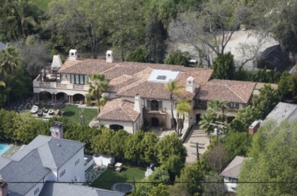 Miley Cyrus - Cyrus Family House (9)