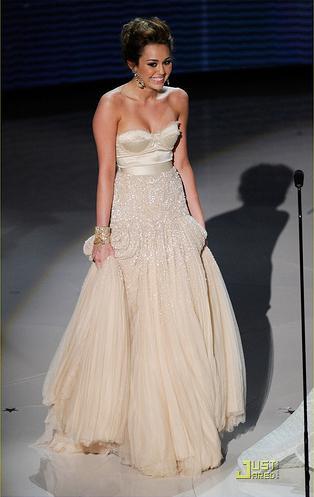 oscars - Miley Oscars 2010