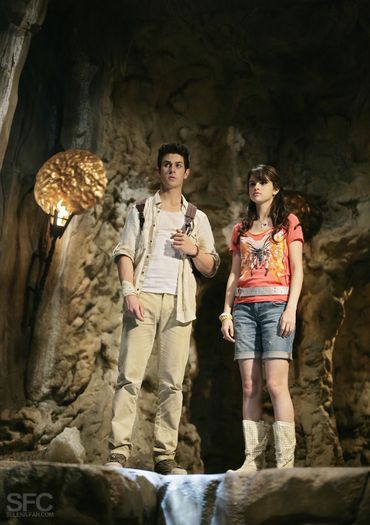 0013 - wizards of waverley place the movie