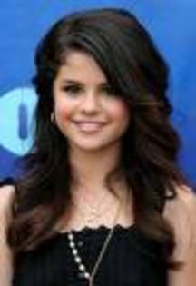 images5 - Selena  Gomez