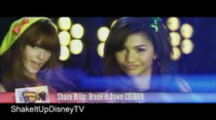 41588911_HKPMYSWJA - bella thorne and zendaya coleman-watch me