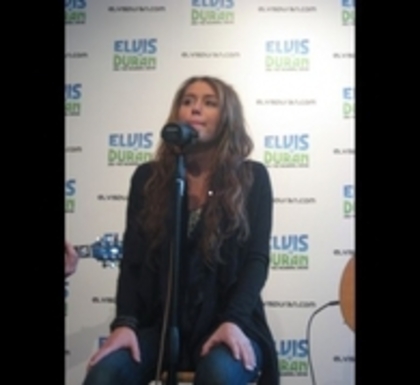 28081582_FQBJUDPMI - x Miley at The Elvis Duran Show