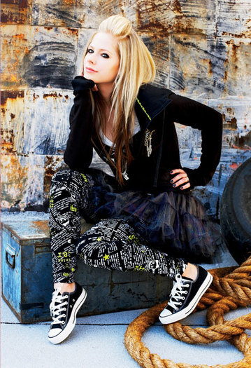 avril-lavigne-abbey-dawn-4 - 0 - - Hei - Hei - You