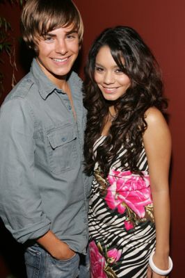 normal_vanessaannehudgens-dot-net_ashleytisdalebday2005oct9-022