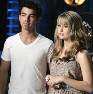 joe-jonas-debby-ryan-gulf[1]