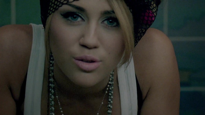 Miley Cyrus - Who Owns My Heart 0250