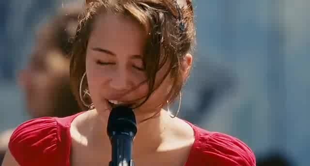 miley ray cyrus (7) - miley cyrus in hannah montana the movie singing the climb