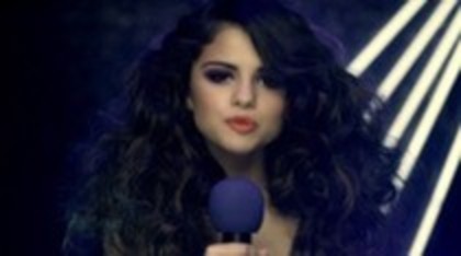 40726355_FTGBRLHQE - selena gomez love you like a love song