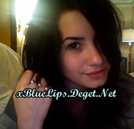 Original Pic [2] - x_ Demi - MakeUp_X