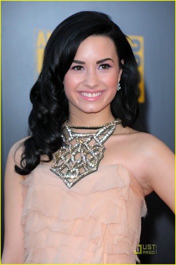 Demi-American-Music-Awards-demi-lovato-9159845-815-1222 - Demi Lovato at American Music Awards