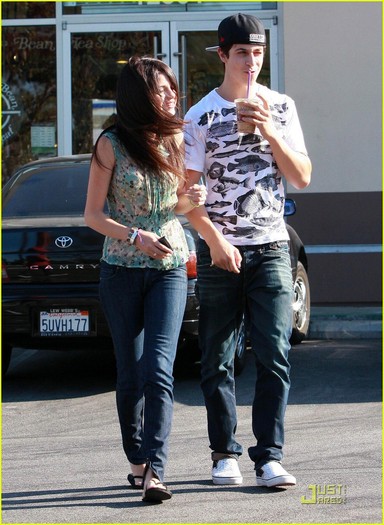 selena-gomez-david-henrie-03