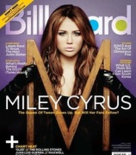 16076711_ZVSSSPUHM - Miley in reviste
