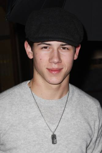 Nick-Jonas-Live-With-Regis-And-Kelly - Nick with hat