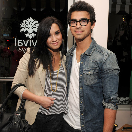 JW_JoeDemiBoutique_0428-001 - JOE and Demi-Joe and Demi at the Revival Boutique Opening