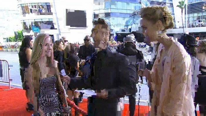 bscap0012 - 2010 - American Music Awards - Red Carpet Interview 01 - Captures by me