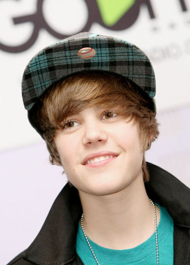 FP_4088097_ANG_Bieber_Justin_EXCL_112509[1] - Album for XoxoAshley