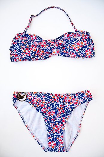 Another fun print for the season in a bikini version with gold dove closure. Only available at your 