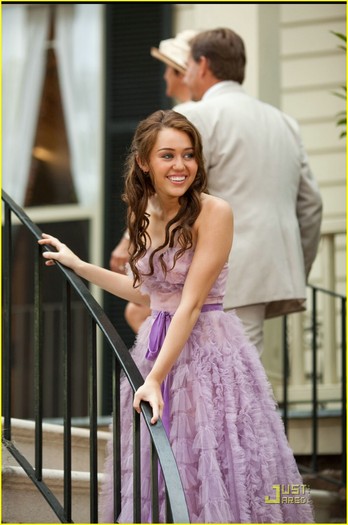 miley-cyrus-last-song-today-31