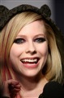 Avril-Lavigne-1233384-thumb
